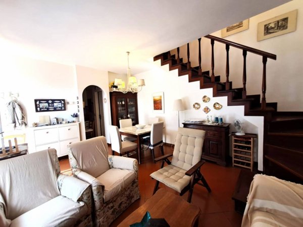 casa indipendente in vendita a Massa in zona Marina di Massa