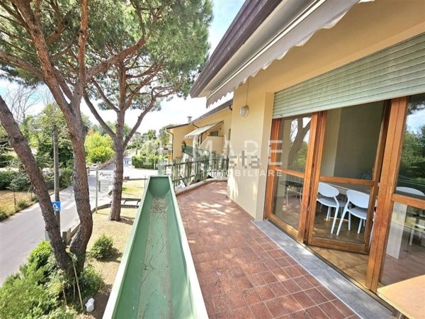appartamento in vendita a Massa in zona Marina dei Ronchi