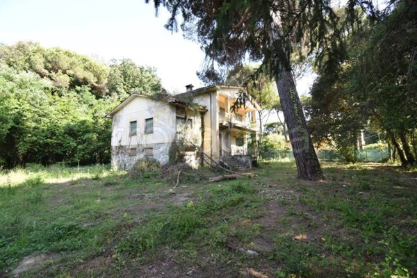 casa indipendente in vendita a Massa in zona Poveromo