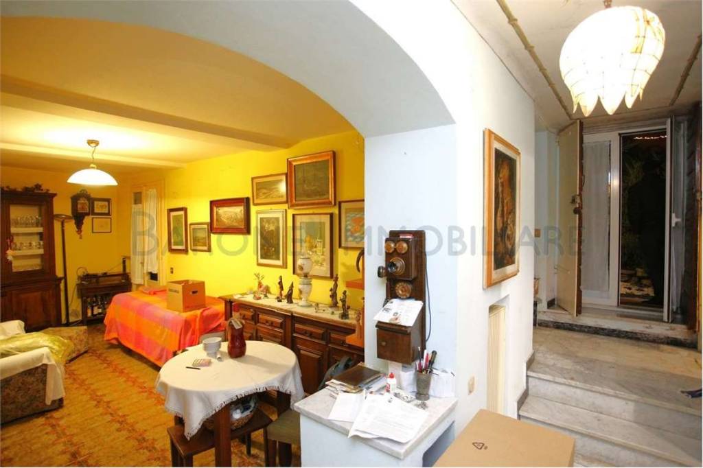 casa indipendente in vendita a Massa in zona Centro Storico