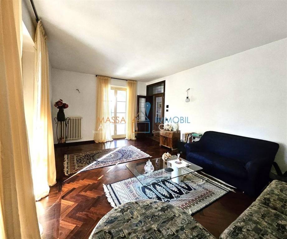 casa indipendente in vendita a Massa in zona Romagnano