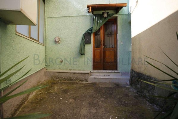 appartamento in vendita a Massa in zona Antona