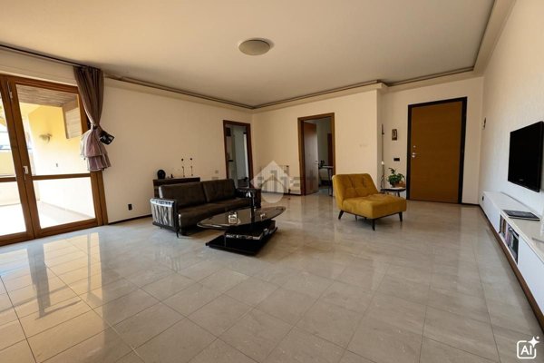 appartamento in vendita a Massa in zona Quercioli