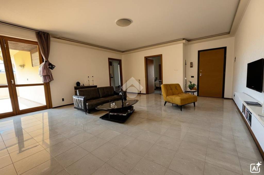 appartamento in vendita a Massa in zona Quercioli