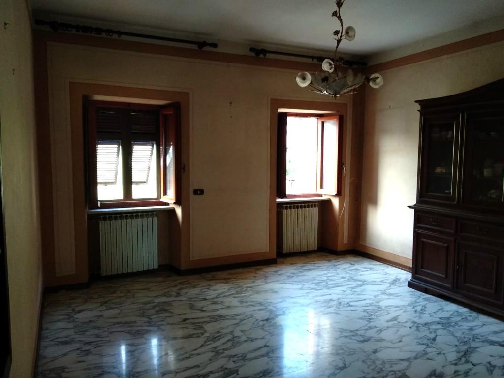 appartamento in vendita a Massa in zona Mirteto