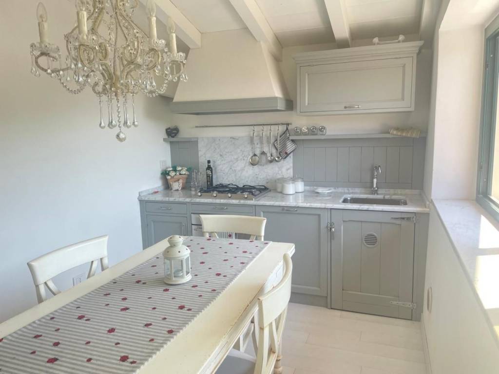 appartamento in vendita a Massa in zona Centro Storico