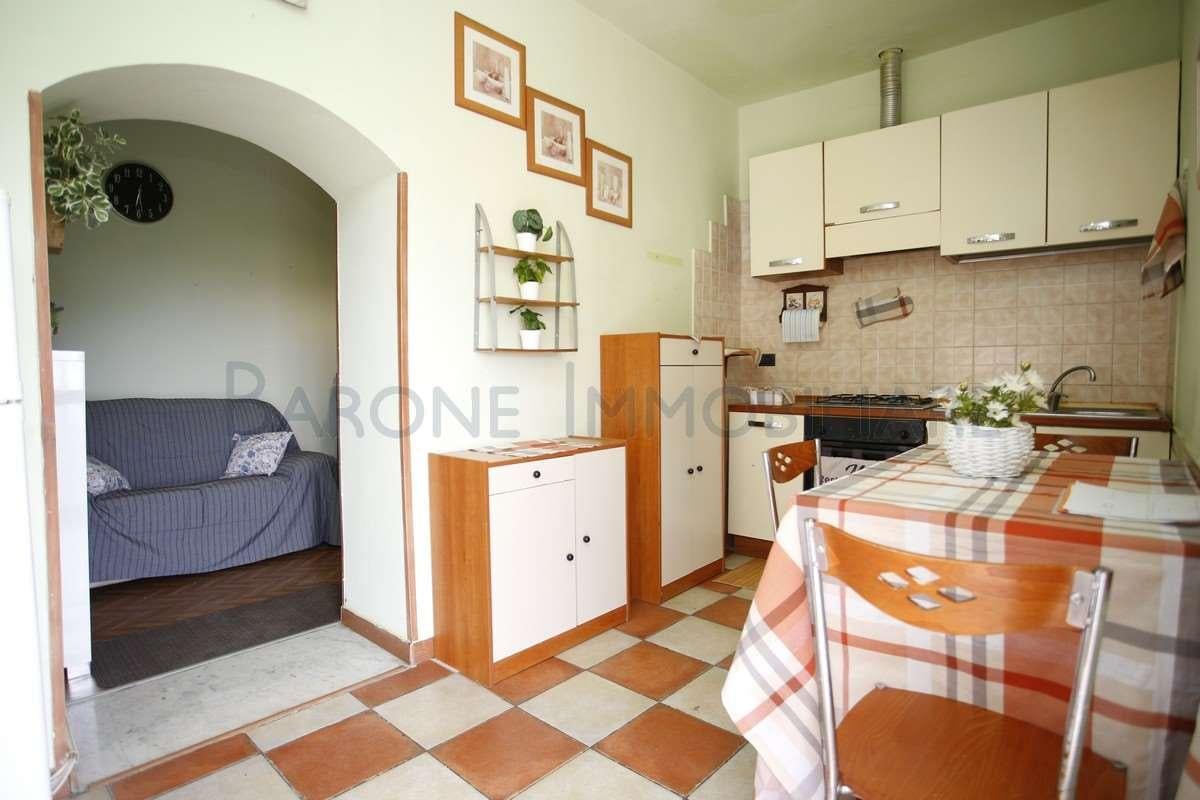 appartamento in vendita a Massa in zona Pariana