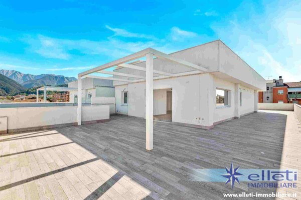 appartamento in vendita a Massa in zona Marina di Massa