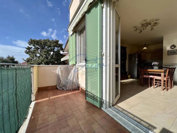 appartamento in vendita a Massa in zona Quercioli