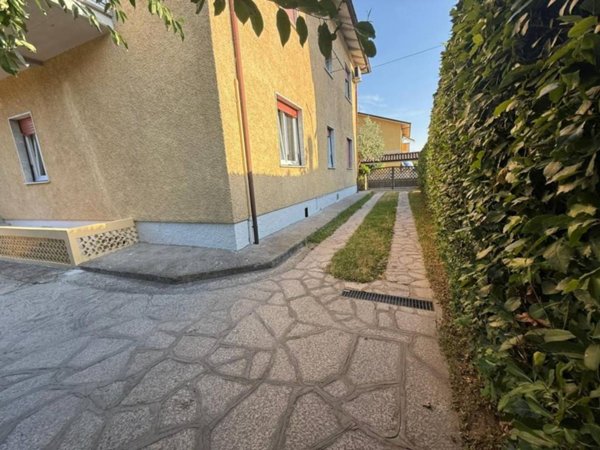 casa indipendente in vendita a Massa in zona Mirteto