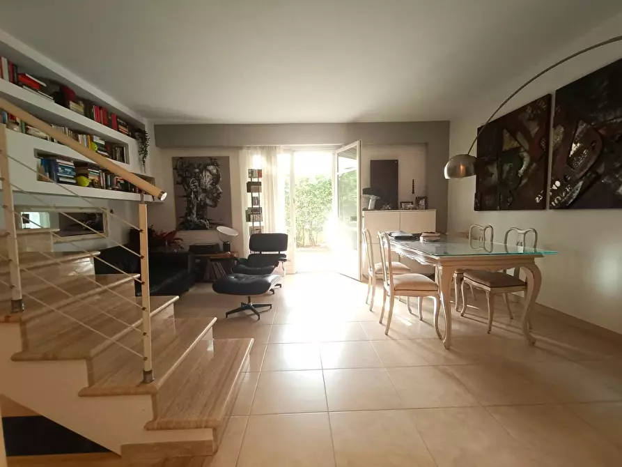 casa indipendente in vendita a Massa