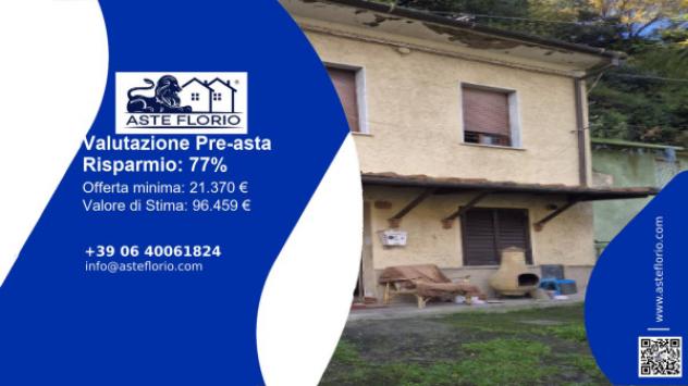 casa indipendente in vendita a Massa