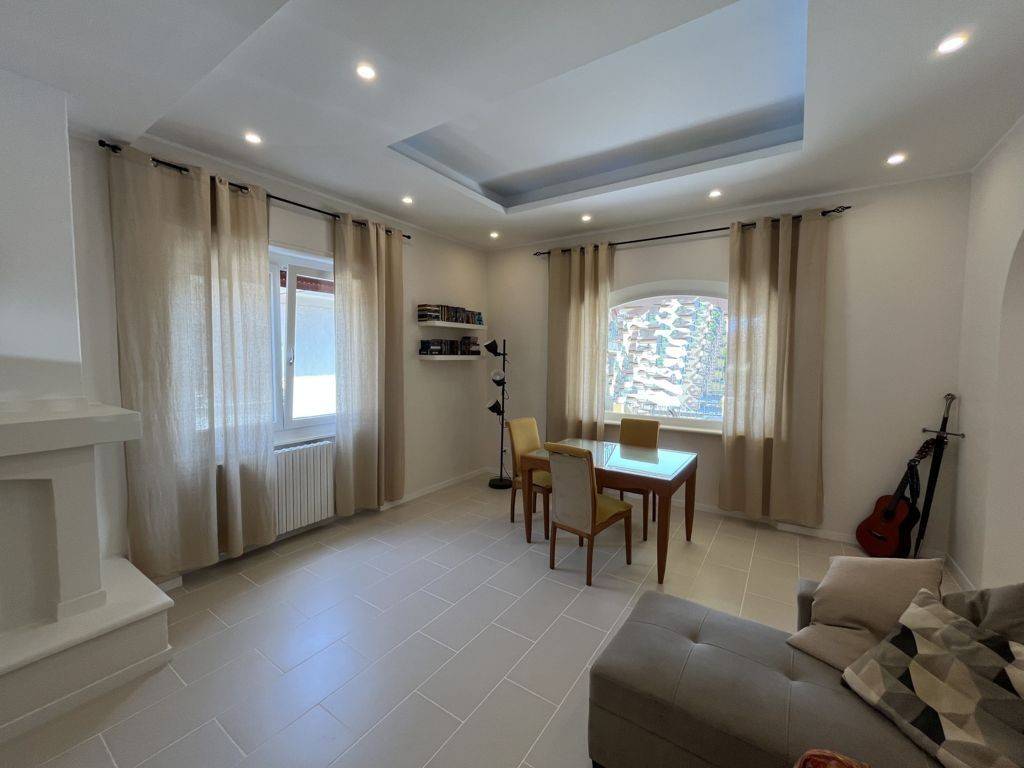 casa indipendente in vendita a Massa in zona Mirteto
