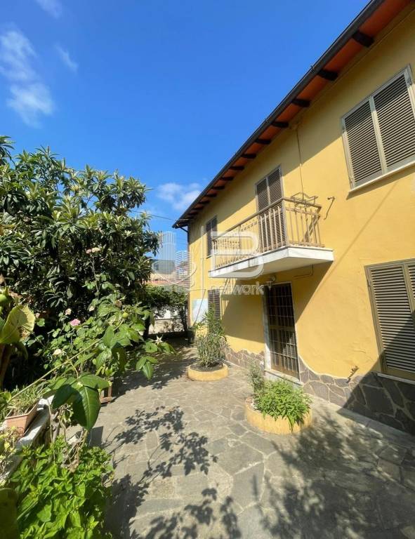 casa indipendente in vendita a Massa in zona Centro Storico