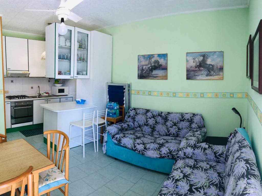 appartamento in vendita a Massa in zona Marina di Massa