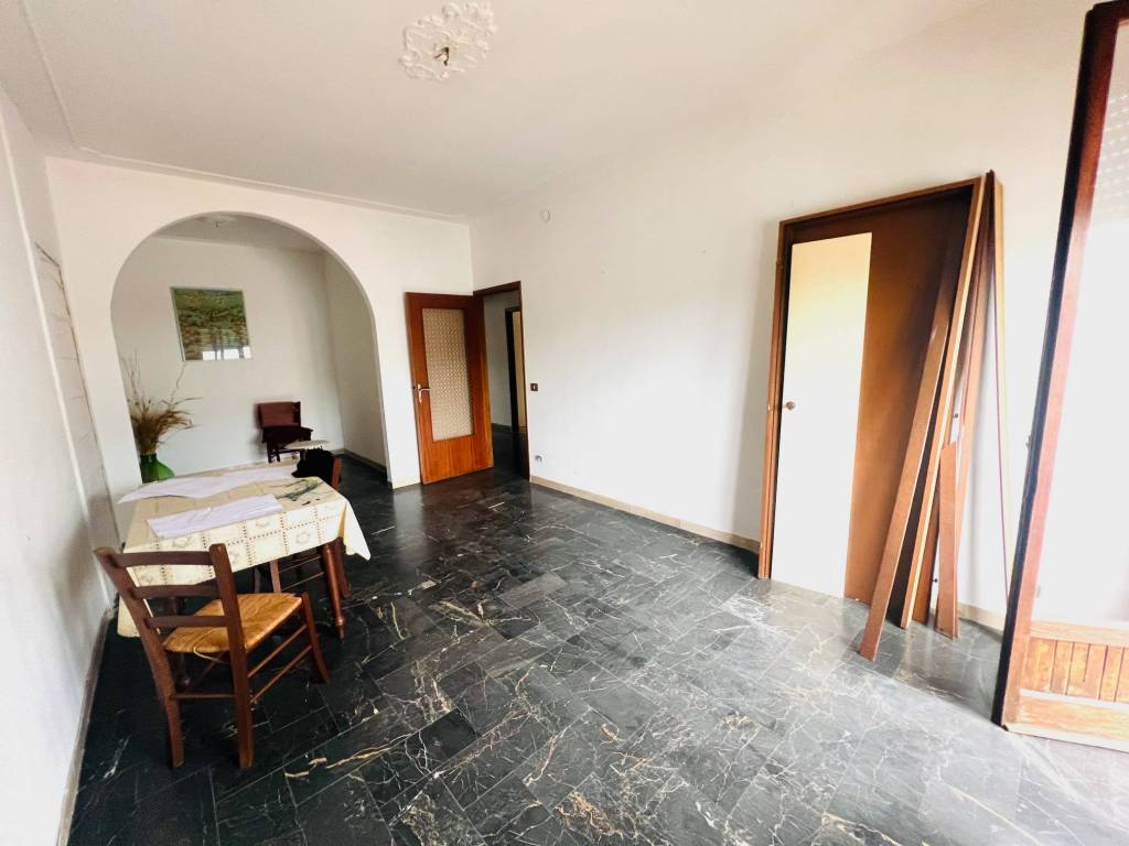 appartamento in vendita a Massa in zona Centro Storico