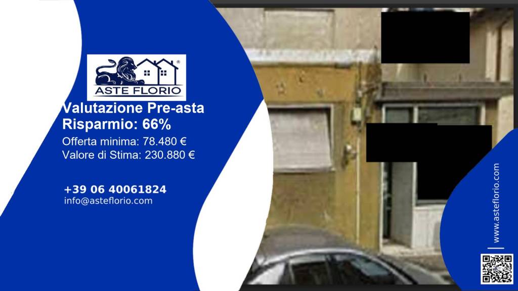 negozio in vendita a Massa in zona Centro Storico