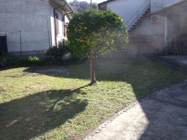 casa indipendente in vendita a Massa