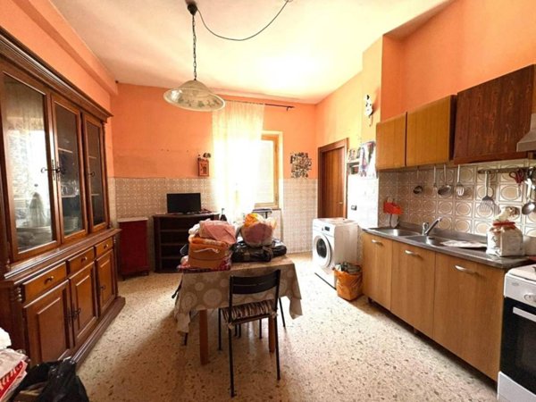 appartamento in vendita a Massa in zona Marina di Massa