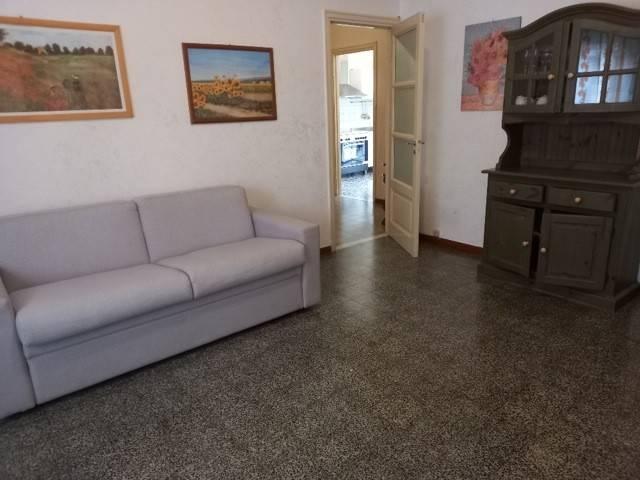 appartamento in vendita a Massa in zona Marina di Massa