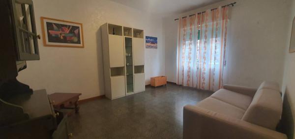 appartamento in vendita a Massa in zona Marina di Massa