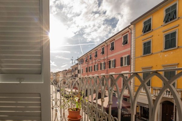 appartamento in vendita a Massa in zona Centro Storico