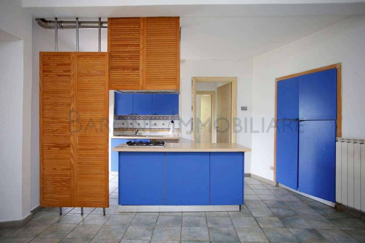 appartamento in vendita a Massa in zona Antona