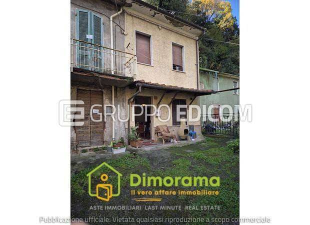 appartamento in vendita a Massa in zona Centro Storico