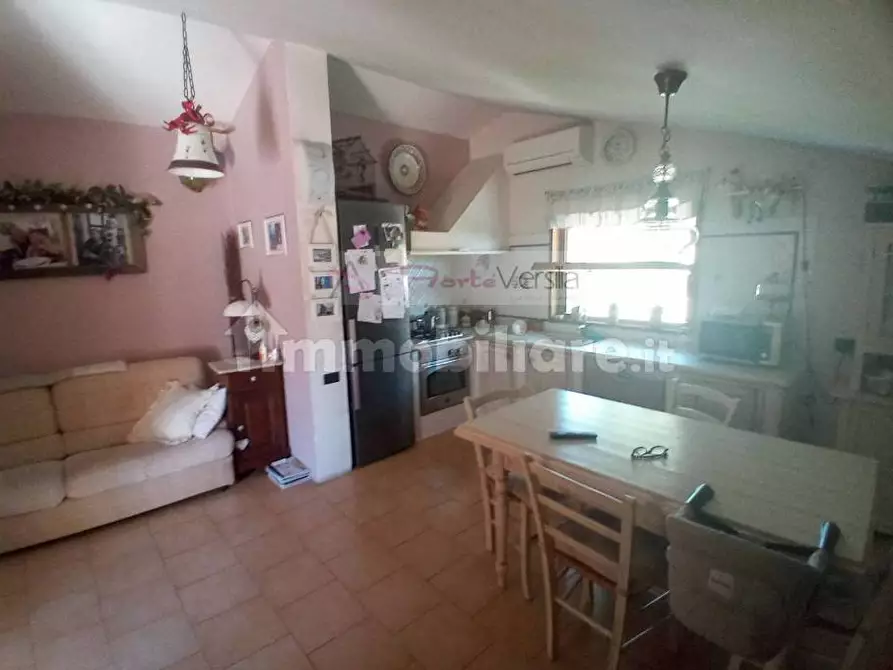 casa indipendente in vendita a Massa in zona Marina di Massa