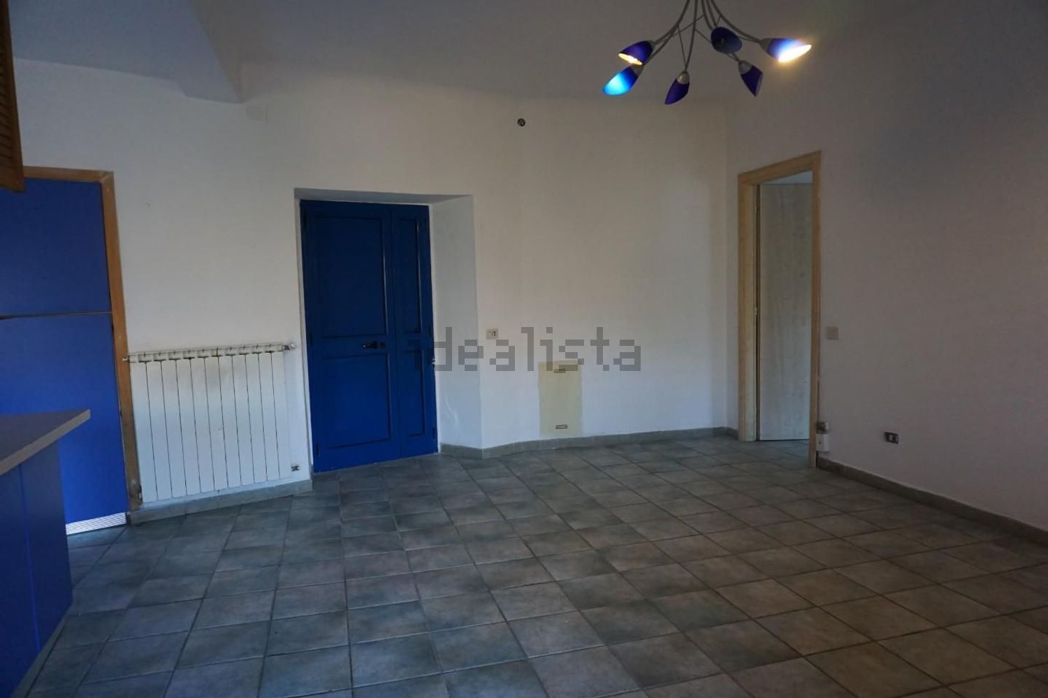 appartamento in vendita a Massa in zona Pariana