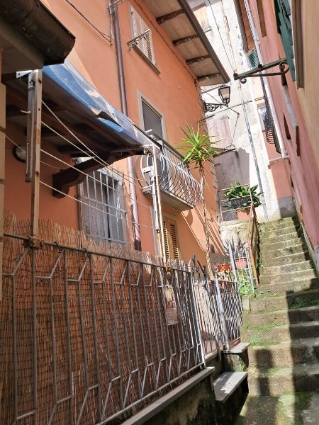 appartamento in vendita a Massa in zona Antona