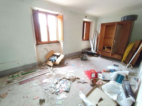 appartamento in vendita a Massa in zona Borgo del Ponte
