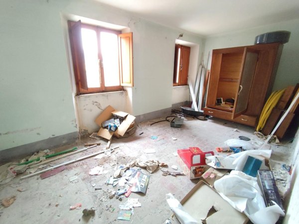 appartamento in vendita a Massa in zona Borgo del Ponte