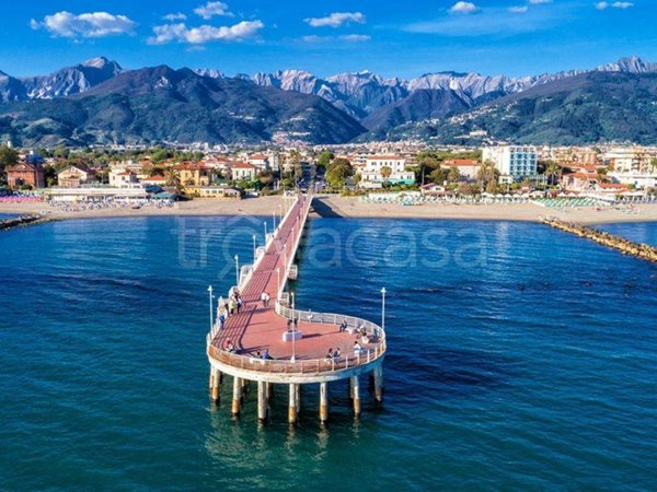 appartamento in vendita a Massa in zona Marina di Massa