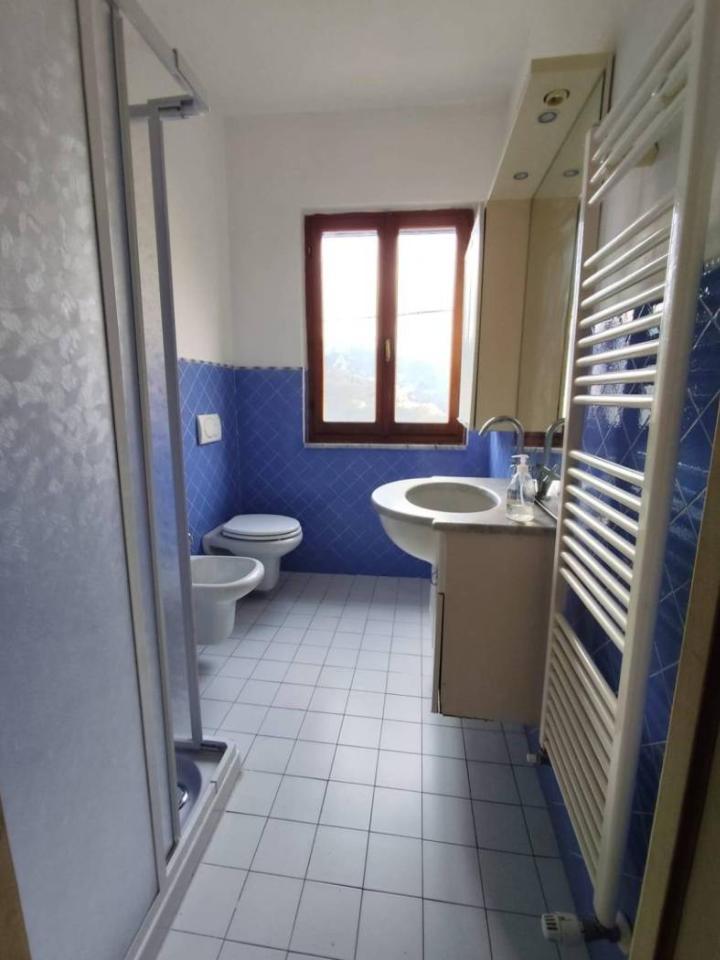 appartamento in vendita a Massa in zona Pariana