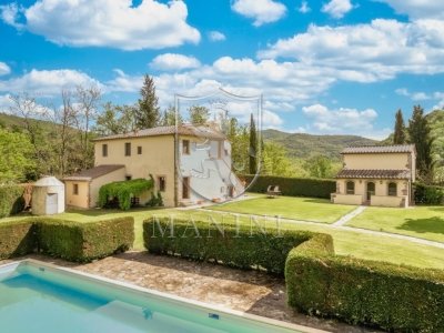 casa indipendente in vendita a Massa