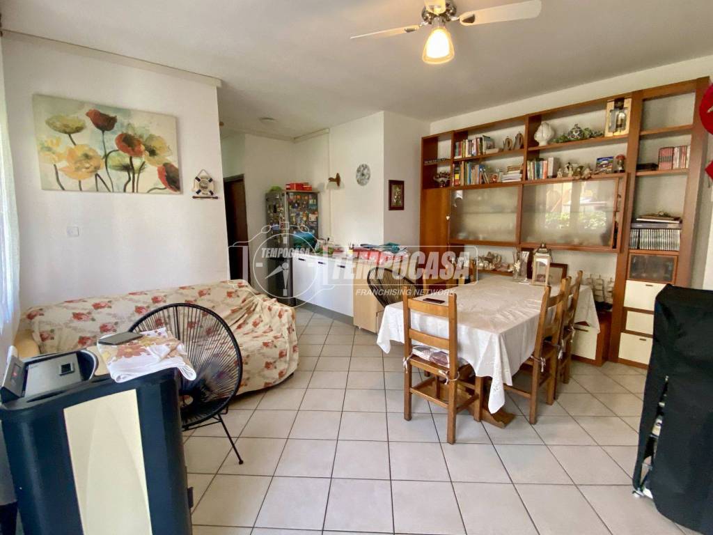 appartamento in vendita a Massa in zona Marina di Massa