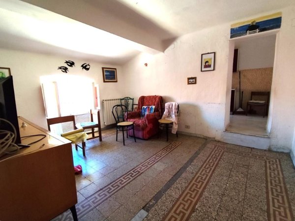 appartamento in vendita a Massa in zona Centro Storico