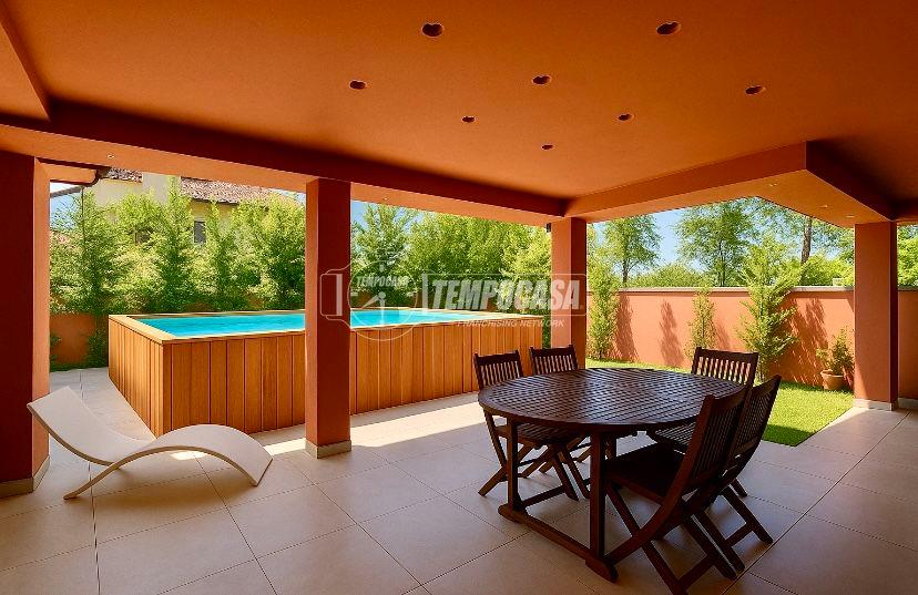 casa indipendente in vendita a Massa in zona Marina di Massa