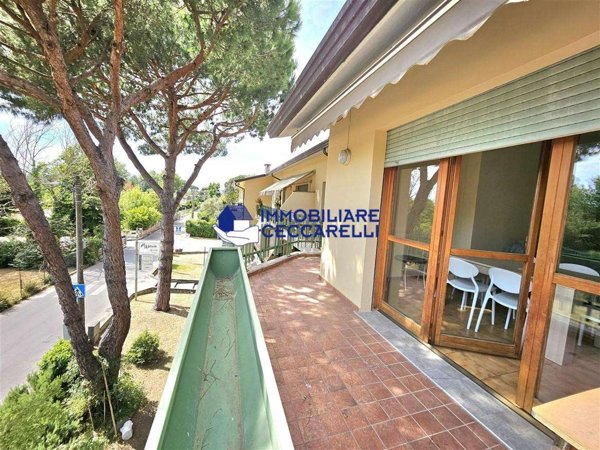 appartamento in vendita a Massa in zona Marina dei Ronchi