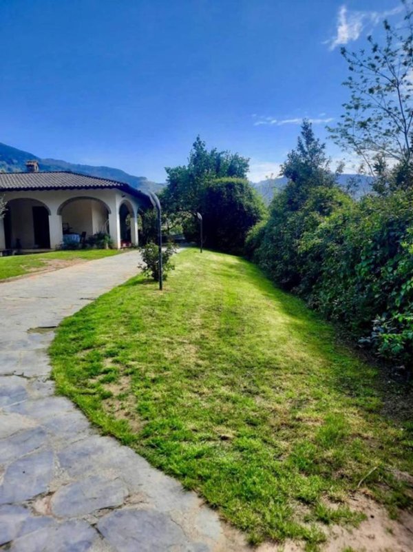 casa indipendente in vendita a Massa in zona Mirteto