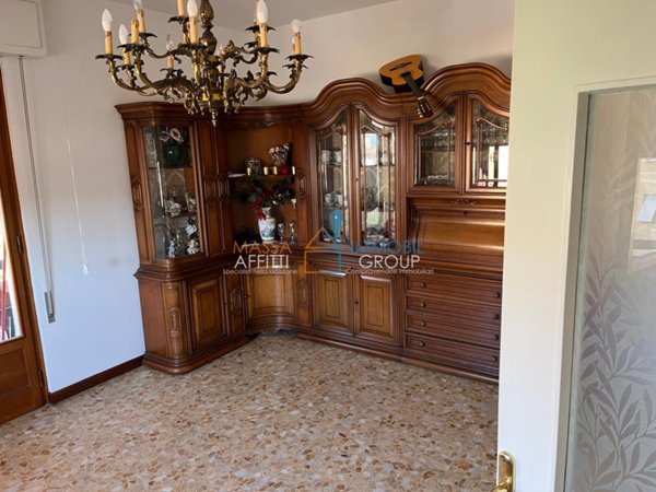 casa indipendente in vendita a Massa in zona Pariana