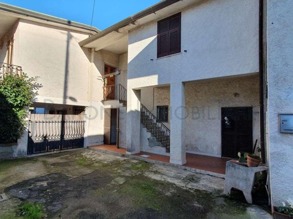 appartamento in vendita a Massa in zona Marina di Massa