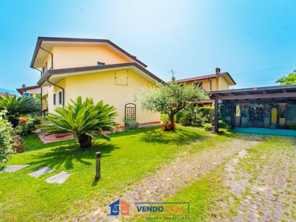 casa indipendente in vendita a Massa in zona Romagnano