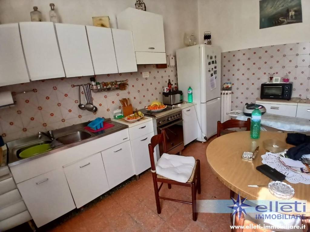 casa indipendente in vendita a Massa in zona Castagnola