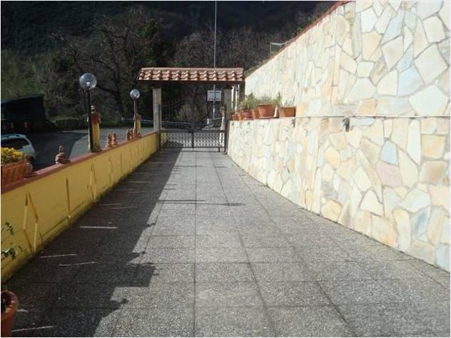 casa indipendente in vendita a Massa in zona Centro Storico