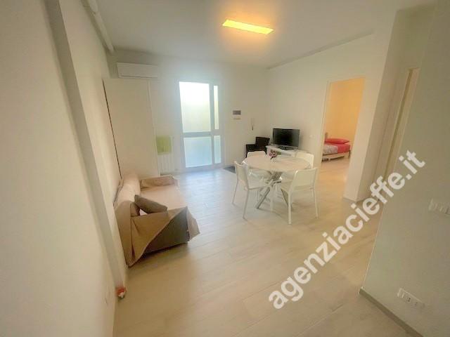 appartamento in vendita a Massa in zona Marina dei Ronchi