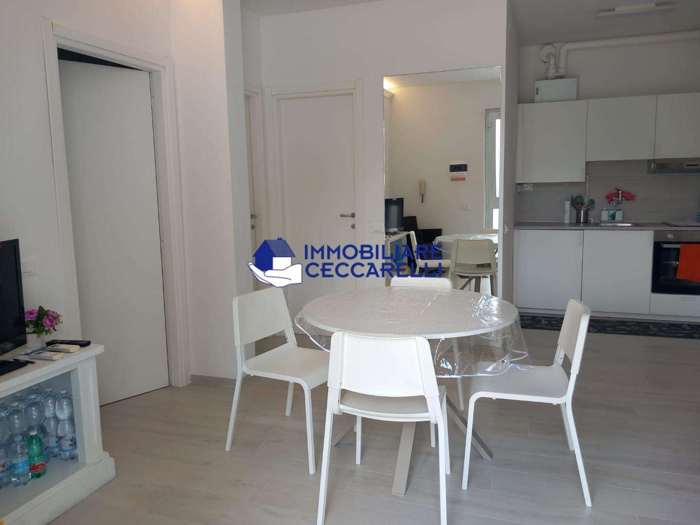 appartamento in vendita a Massa in zona Marina dei Ronchi