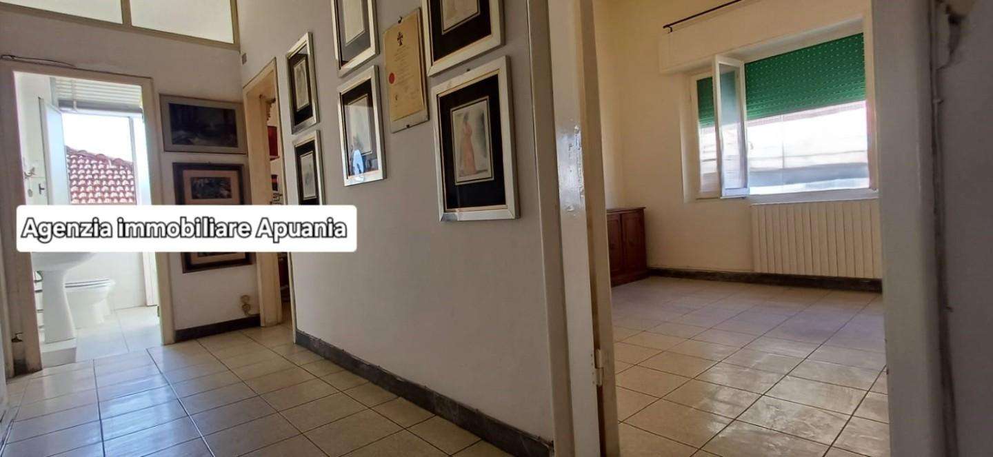 appartamento in vendita a Massa in zona Centro Storico