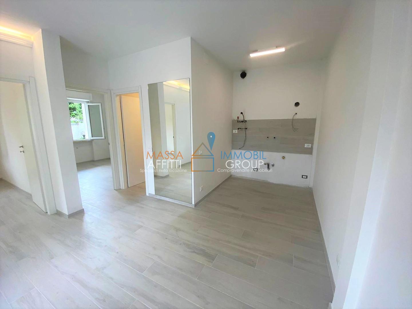 appartamento in vendita a Massa in zona Marina di Massa